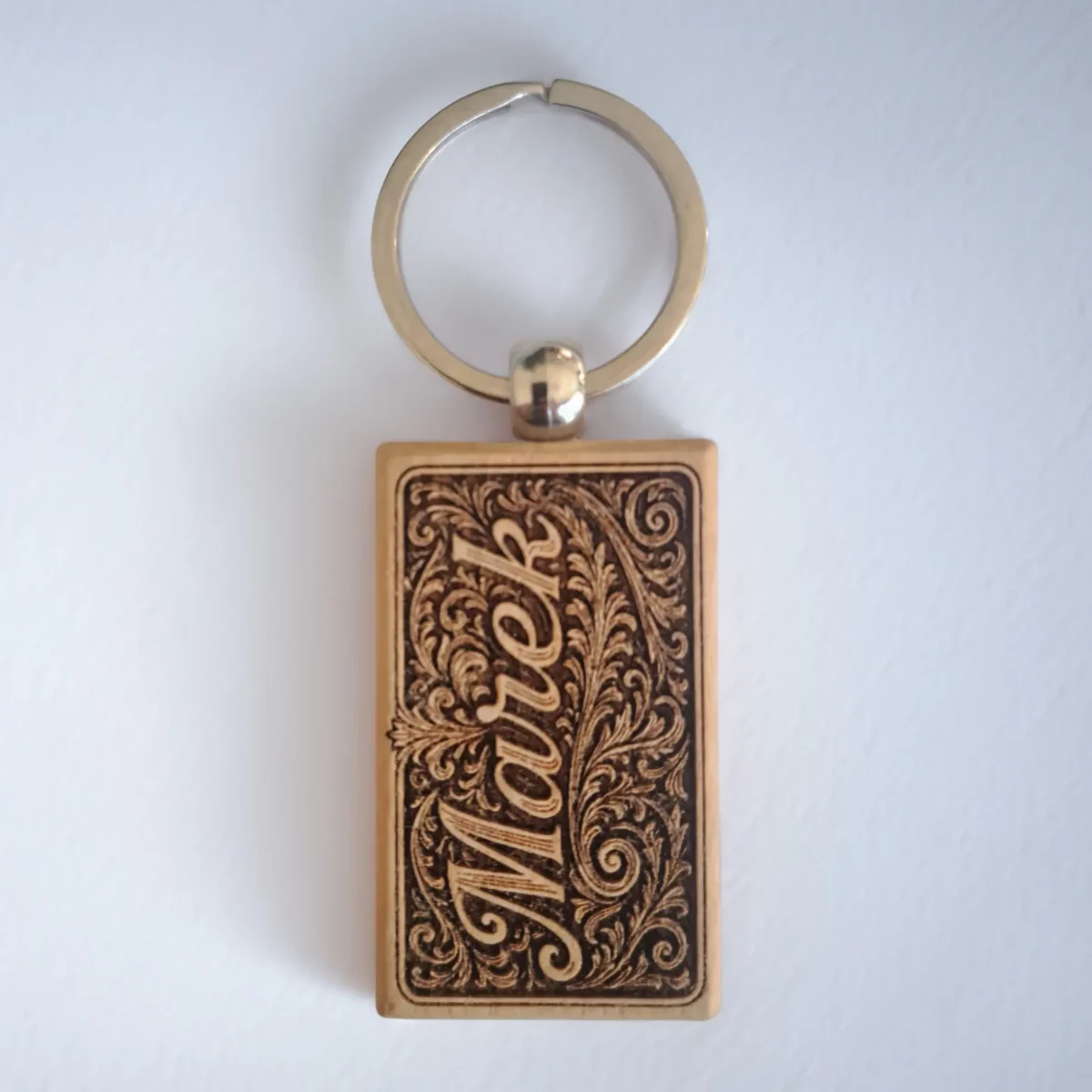 Porte‑clé rectangle en bois clair – Personnalisable en ligne