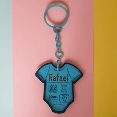 Porte‑clé de naissance en bois – Personnalisable en ligne